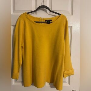 TAHARI Sweater